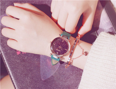 Ceas de dama modern in diferite culori