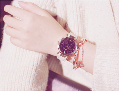 Ceas de dama modern in diferite culori