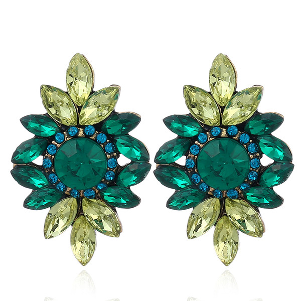 Cercei de dama cu pietre decorative in sase culori