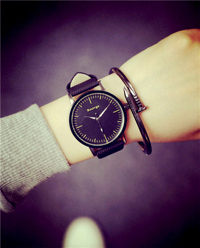 Női karóra négy színben