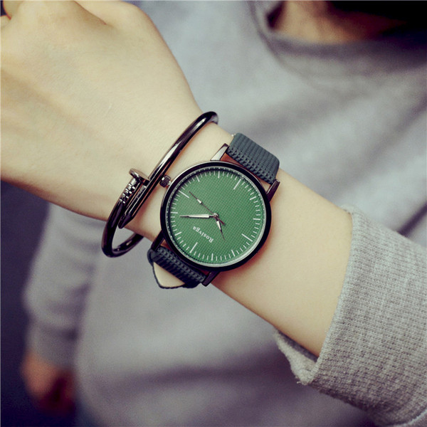 Női karóra négy színben