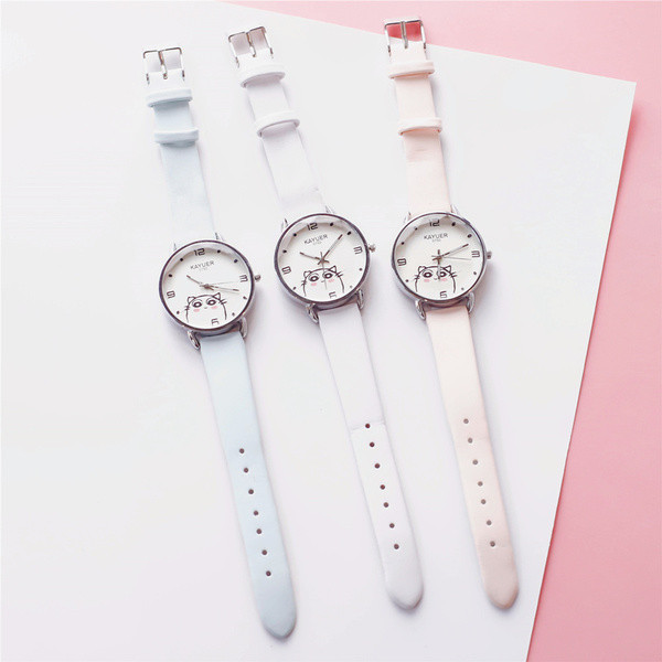 Ceas delicat de dama in trei culori cu aplicatie