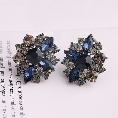 Cercei eleganti de dama cu pietre decorative in mai multe culori