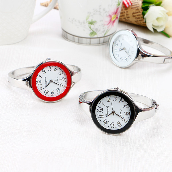 Ceas de damă delicat în cinci culori