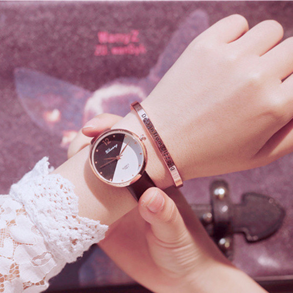 Ceas de zi cu zi pentru femei în cinci culori diferite