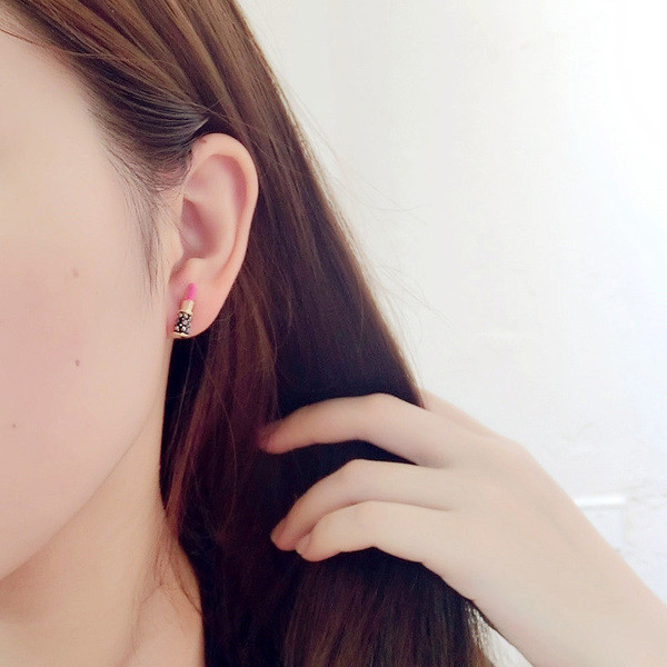 Cercei moderni de dama in roz si rosu