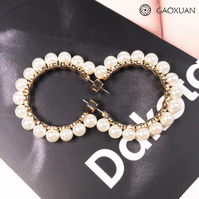 Cercei de dama cu perle de culoare auriu si argintiu