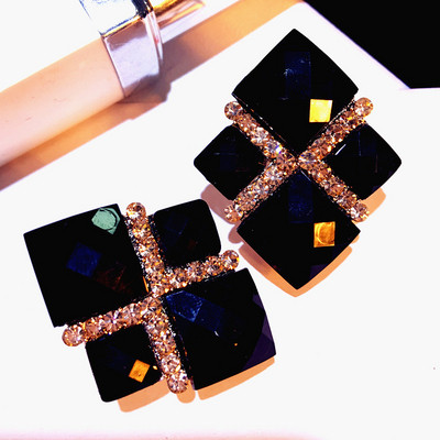 Cercei eleganti de dama in trei culori