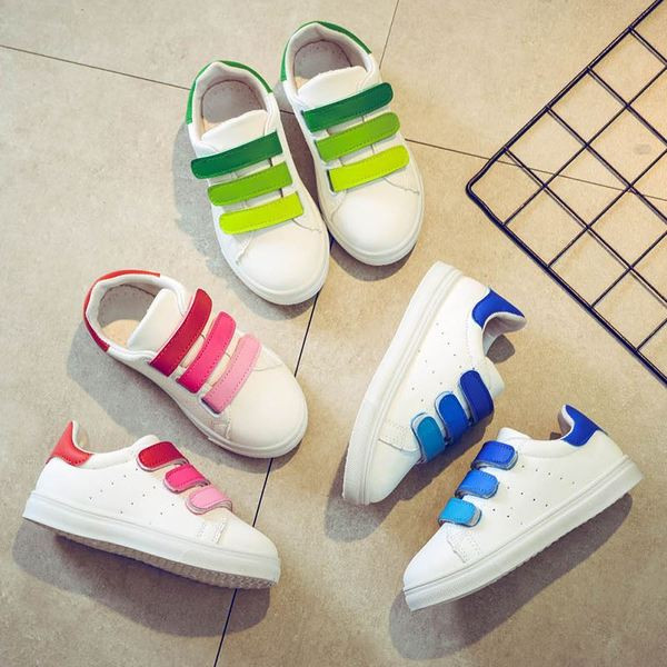 Pantofi moderni pentru copii cu autocolante colorate potrivite pentru baieti si fete