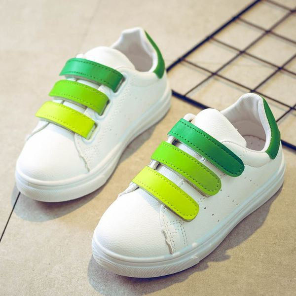 Pantofi moderni pentru copii cu autocolante colorate potrivite pentru baieti si fete