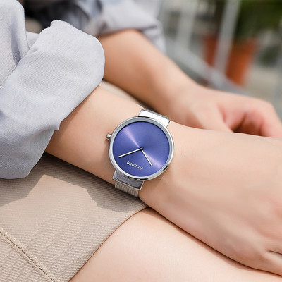 Ceas de damă elegant, potrivit pentru utilizarea de zi cu zi, în patru culori