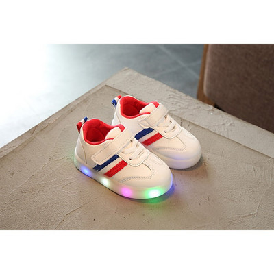 Adidasi moderni pentru copii - model luminos cu autocolante