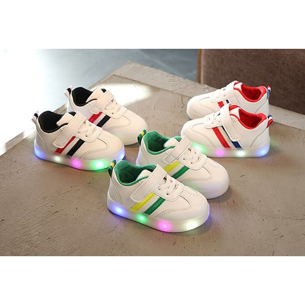 Adidasi moderni pentru copii - model luminos cu autocolante