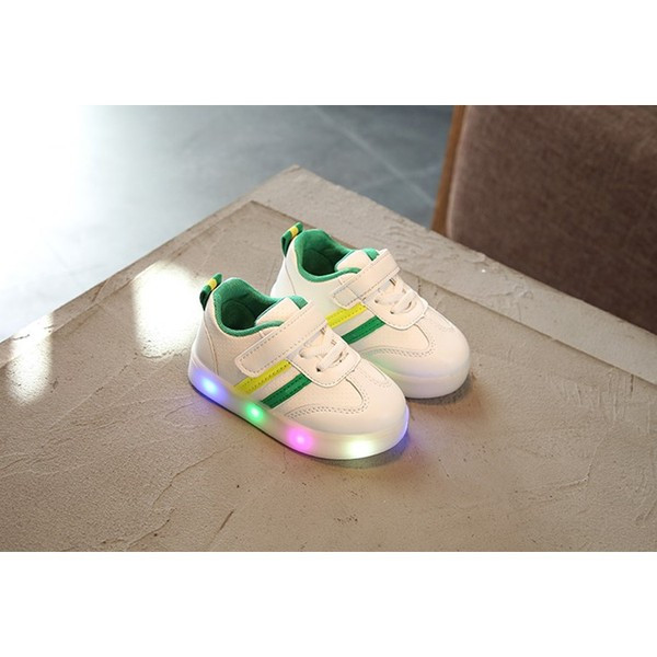 Adidasi moderni pentru copii - model luminos cu autocolante