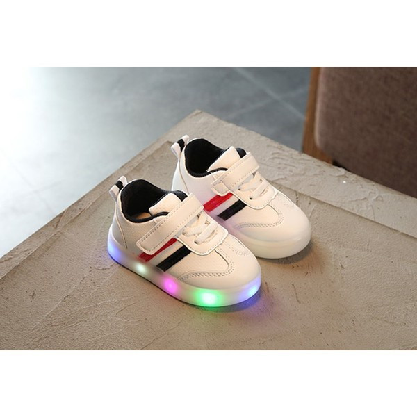 Adidasi moderni pentru copii - model luminos cu autocolante