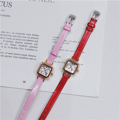 Elegáns női karóra több színben