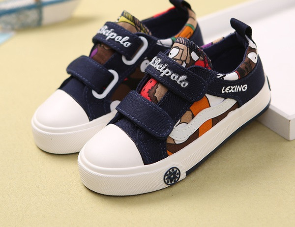 Pantofi casual pentru copii pentru baieti cu autocolante si aplicatie colorata