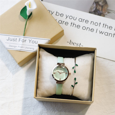 Hétköznapi használatra alkalmas női karóra többféle színben