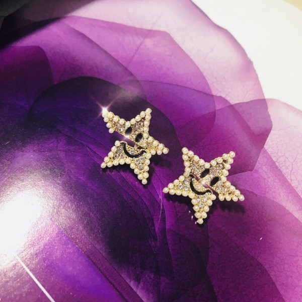 Kis női fülbevaló díszkövekkel - két modell