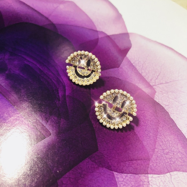 Kis női fülbevaló díszkövekkel - két modell