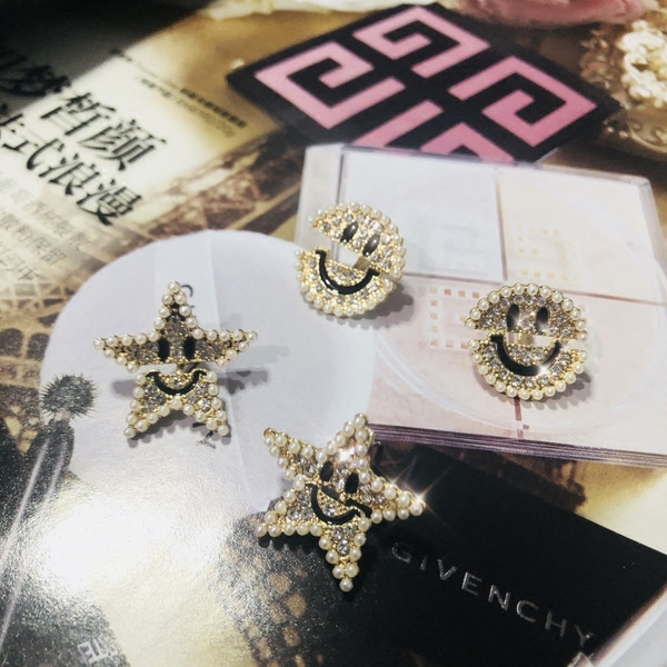 Kis női fülbevaló díszkövekkel - két modell