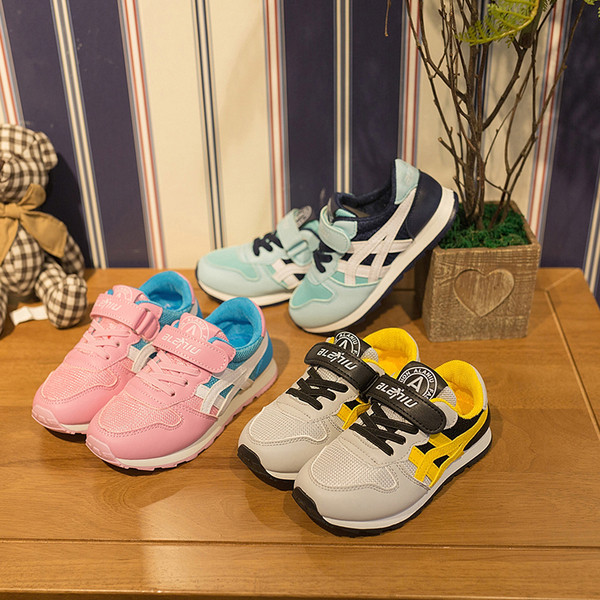 Παιδικά παπούτσια για κορίτσια και αγόρια