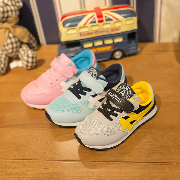 Παιδικά παπούτσια για κορίτσια και αγόρια