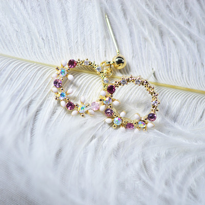 Cercei eleganti de dama in diferite modele