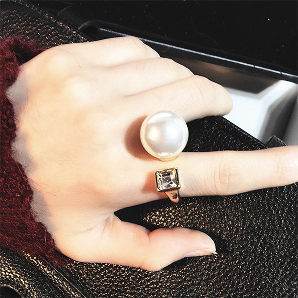 Inel de dama actual in mai multe culori