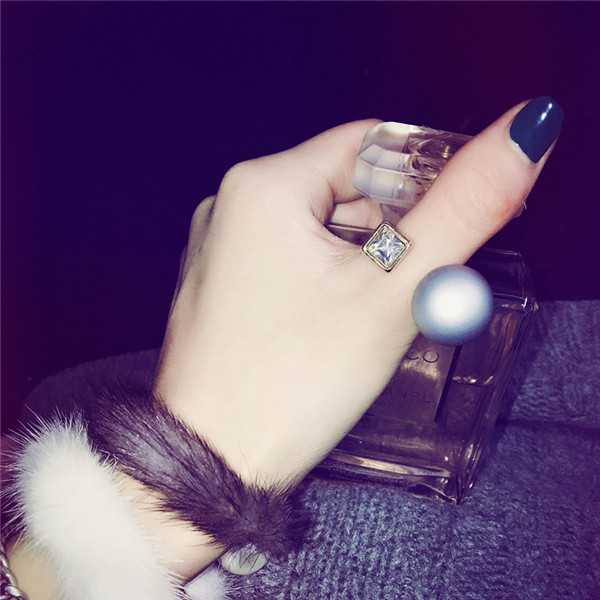 Inel de dama actual in mai multe culori