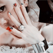 Inel de dama cu o perla decorativa de culoare aurie