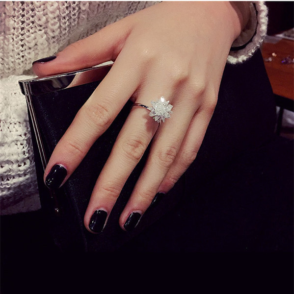 Finom női gyűrű 3D díszítéssel