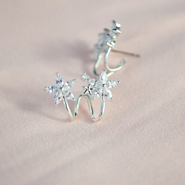 Cercei de dama in doua culori cu flori