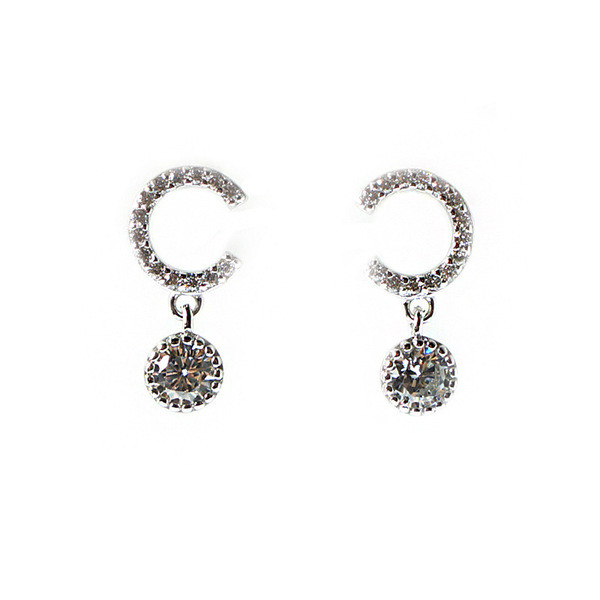 Stílusos női fülbevaló kövekkel