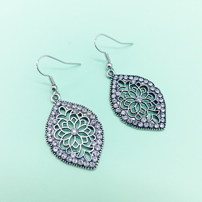 Cercei casual dama de culoare argintie