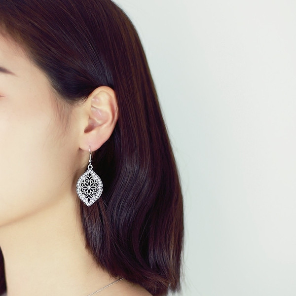 Cercei casual dama de culoare argintie