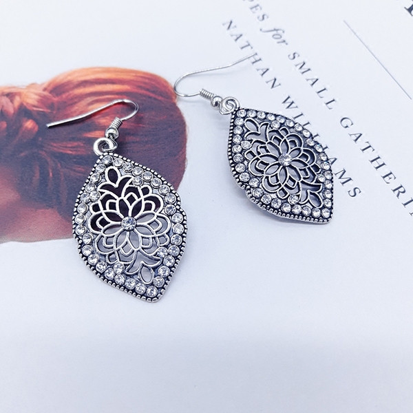 Cercei casual dama de culoare argintie