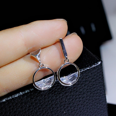 Két színű női fülbevaló kerek formában