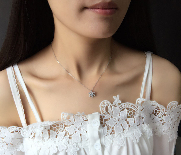 Colier elegant pentru femei de zi cu zi