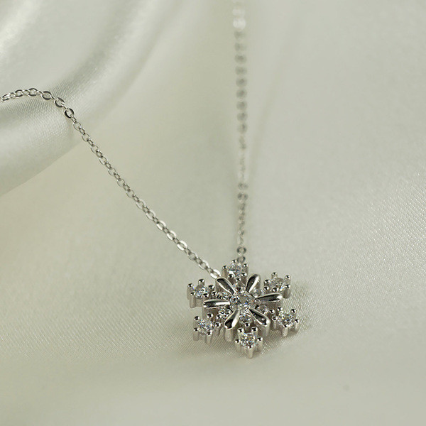 Colier elegant pentru femei de zi cu zi