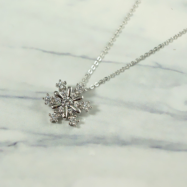 Colier elegant pentru femei de zi cu zi