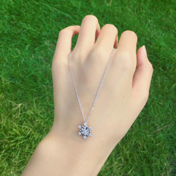 Colier elegant pentru femei de zi cu zi