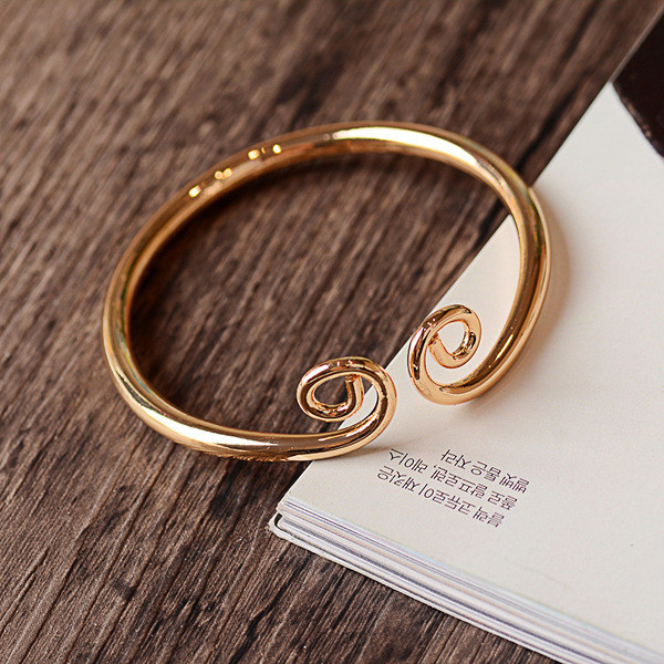 Hétköznapi női karkötő három színben