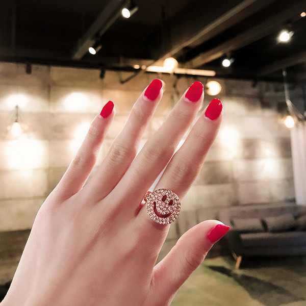 Női gyűrű arany és ezüst díszítő kövekkel