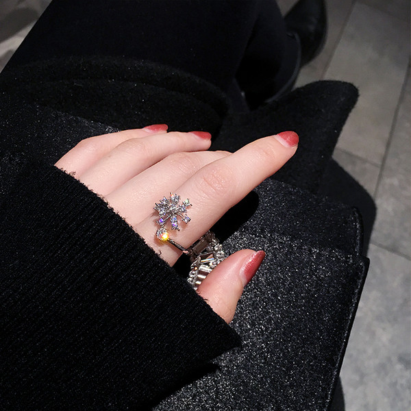 Finom női gyűrű ezüst színben