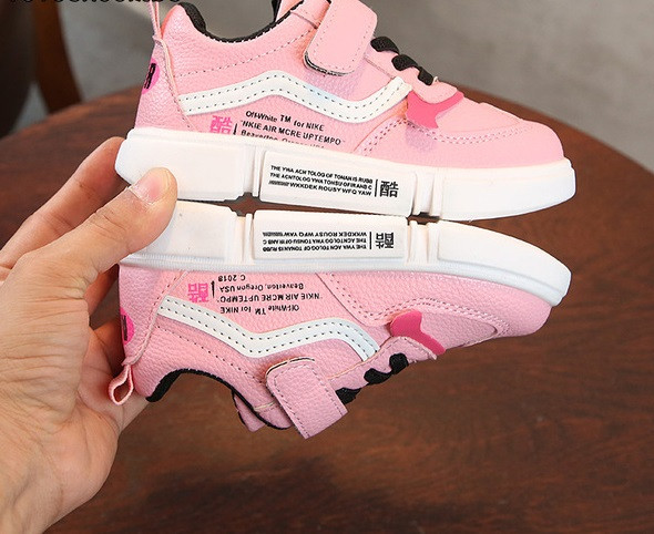 Tenisi copii moderni pentru fete din piele ecologica in mai multe culori