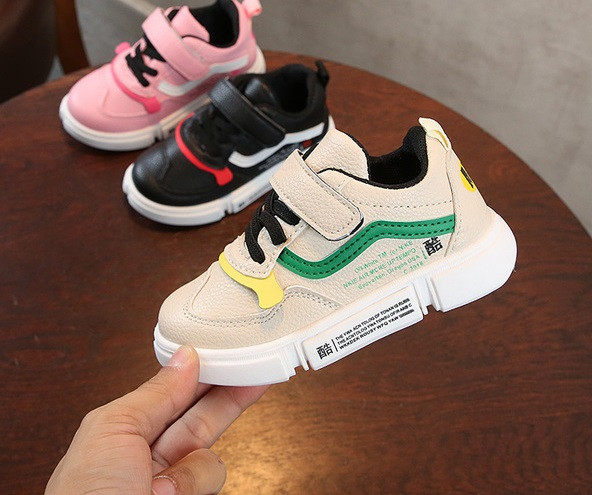 Tenisi copii moderni pentru fete din piele ecologica in mai multe culori