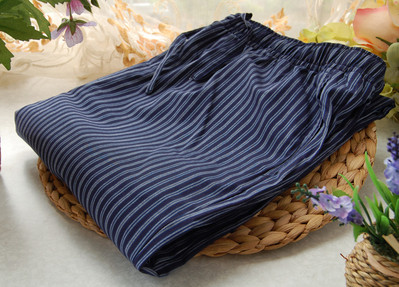 Férfi pizsama sötét és világos színekben