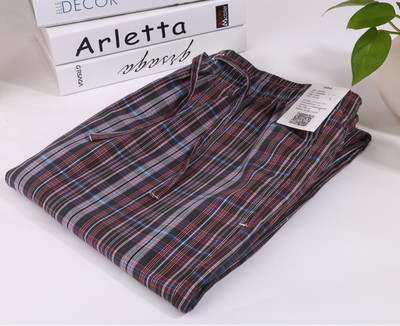 Férfi pizsama sötét és világos színekben