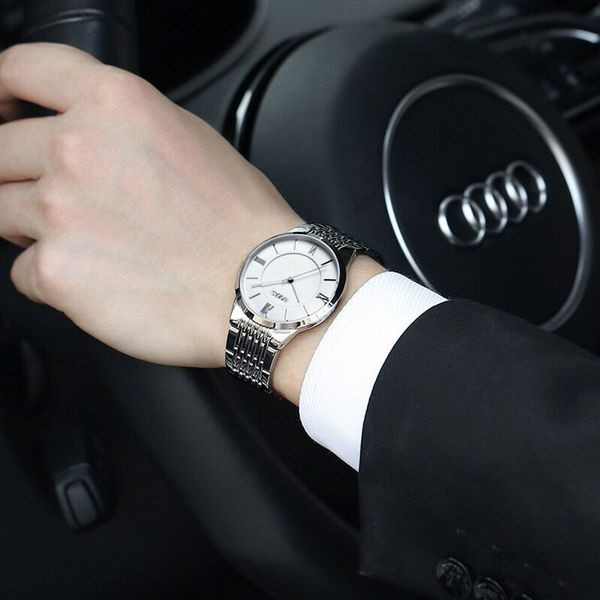 Ceas de zi cu zi pentru bărbați din metal în mai multe culori